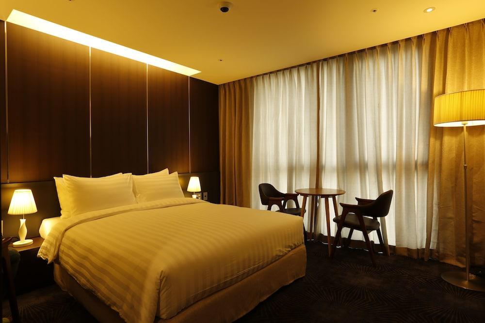 Days Hotel Jeju Seogwipo Ocean Esterno foto